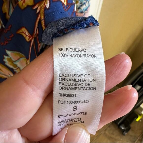 Democracy women’s button down blouse‎ small - Picture 4 of 7